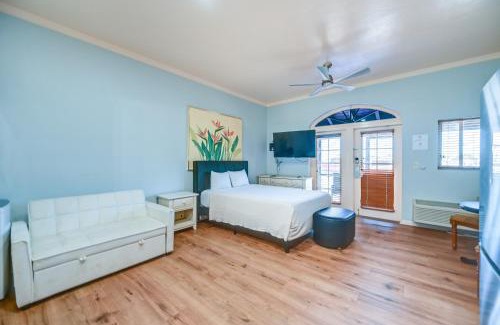 Naples Apartment | Everglades Condo 15 Mi to Natl Park Boat and Swim!