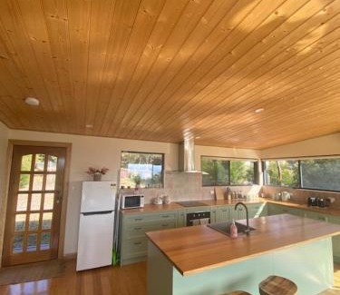 Primrose Sands House | Evergreen Cabin