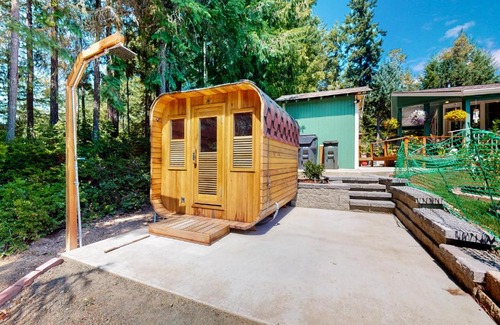 Longbranch House | Evergreen Hideout