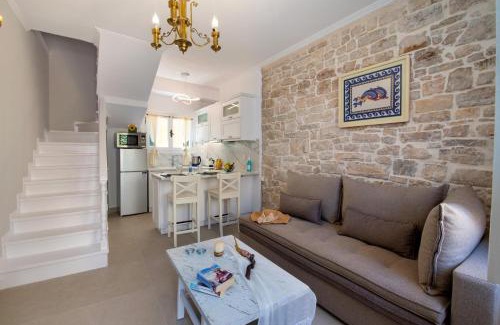 Longos House | Evi's Maisonette