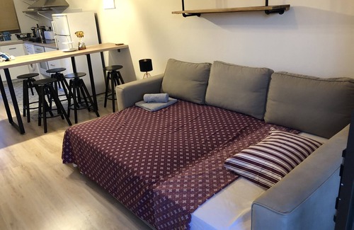 Paphos Apartment | Evitas House is in the heart of Kato Paphos ,4 minutes walk to the sea!