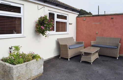 Thirsk Cottage | Explore North Yorkshire from this cosy, dog-friendly former stable near Thirsk.