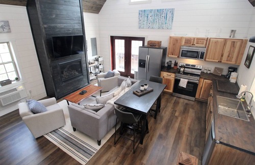 Ohiopyle Cabin | Exceptionally Private Rustic Luxury Cabin adjacent to 16,000 acres of Gamelands