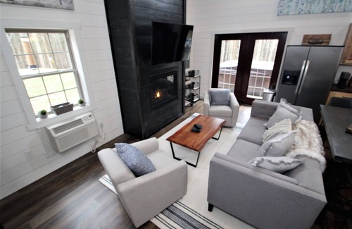 Ohiopyle Cabin | Exceptionally Private Rustic Luxury Cabin adjacent to 16,000 acres of Gamelands