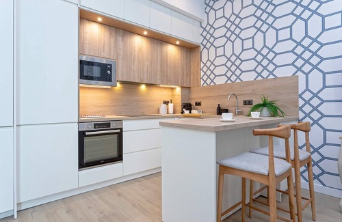 San Vicente Apartment | Exclusive 3-bedroom apartment in Seville. Teodosio I