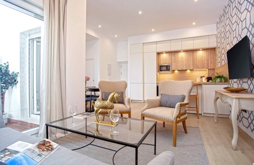 San Vicente Apartment | Exclusive 3-bedroom apartment in Seville. Teodosio I