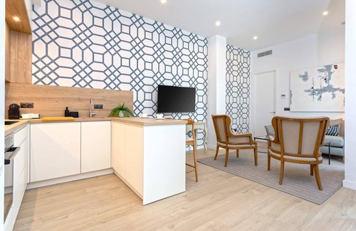 San Vicente Apartment | Exclusive 3-bedroom apartment in Seville. Teodosio I