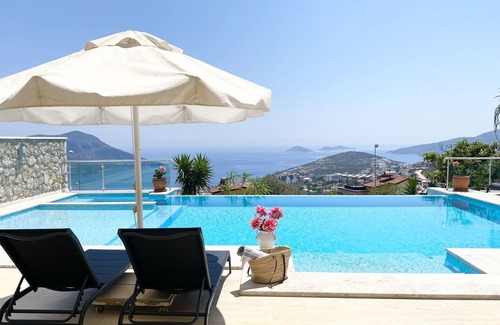 Kalkan Villa | Exclusive, 5 bedroom villa, with heated infinity pool, jacuzzi & panoramic views