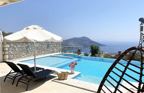 Kalkan Villa | Exclusive, 5 bedroom villa, with heated infinity pool, jacuzzi & panoramic views