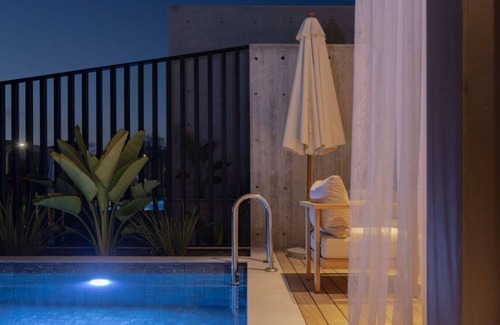 Chlorakas House | Exclusive Bungalow with Private Infinity Pool in Paphos