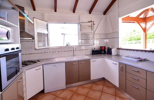 Le Diamant Villa | Exclusive Creole villa with private pool and Jacuzzi. Close to beach.