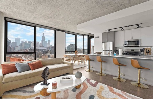 West Loop Apartment | Exclusive Group Getaway in Vibrant West Loop