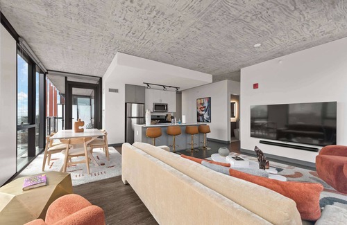 West Loop Apartment | Exclusive Group Getaway in Vibrant West Loop