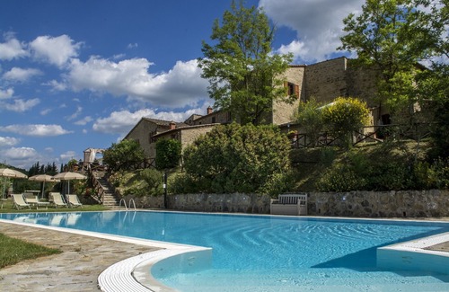 Castellina in Chianti Apartment | Exclusive Villa in the middle of Chianti with Pool & View