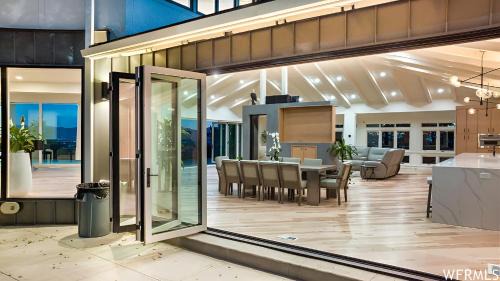 Olympus Cove Apartment | Exclusive Resort Escape - Heated Pool, Spa & Pickleball