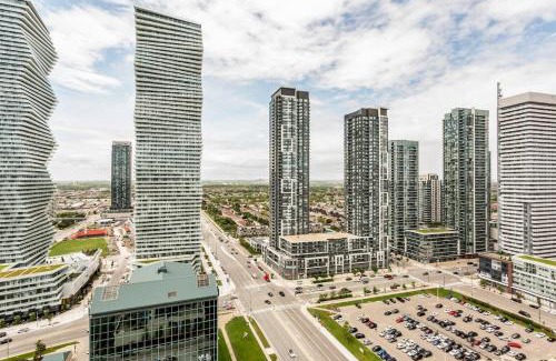 Downtown Mississauga Apartment | Executive 2BR 2BATH Condo with Lakeview Steps from SQ1