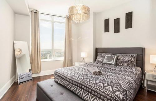 Downtown Mississauga Apartment | Executive 2BR 2BATH Condo with Lakeview Steps from SQ1