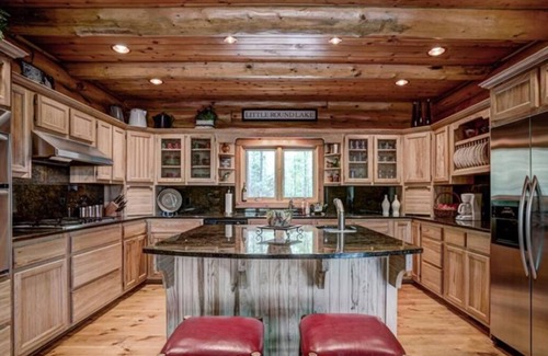 Hayward House | Executive Custom Log Lodge on Little Round Lake