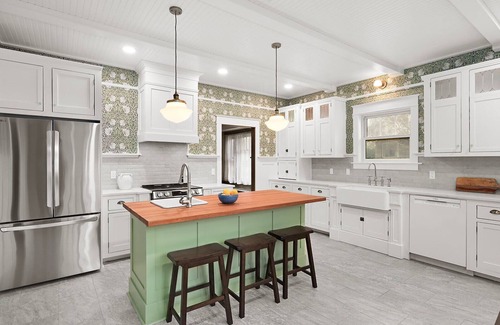 The Dalles House | Executive Style Comfort with AC, WiFi in The Dalles