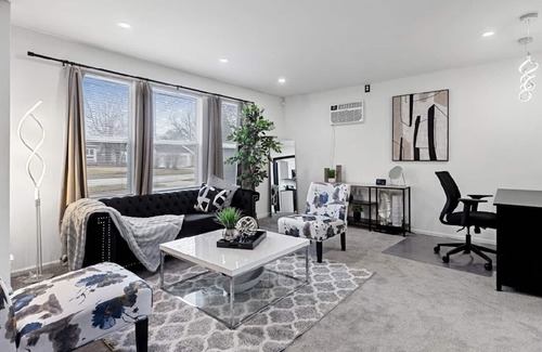 Homewood House | Executive suite, work and play ready!!!!