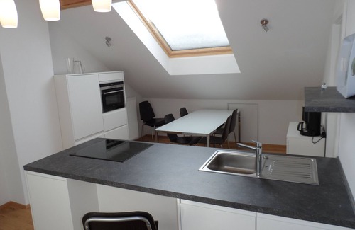Au am Inn Apartment | Expanded Spacious and modern, fully equipped kitchen and large living area