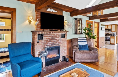 Wareham Center House | Expansive Cape Cod Retreat in Wareham: Modern Amenities and Traditional Charm with Private Courtyard