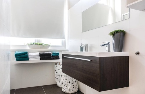 IJzendijke House | Experience a special vacation close to the sea in this distinctive and well-maintained vacation home