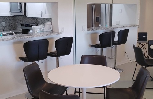 Pembroke Pines Apartment | Experience Comfort and Convenience in the Heart of Pembroke Pines.