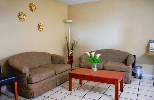 Duncan Hotel | Experience Duncan From Stay With Parking Near Sonic And Petticoat