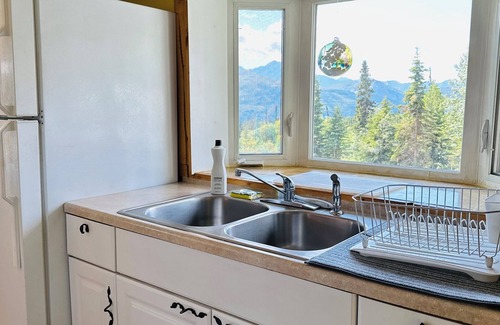 Glacier View Apartment | Experience Glacier View charm - cozy 1-bedroom apartment