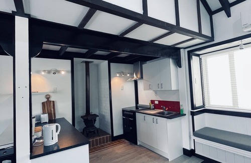 Silverstream Cottage | Experience Heritage, Live Modern