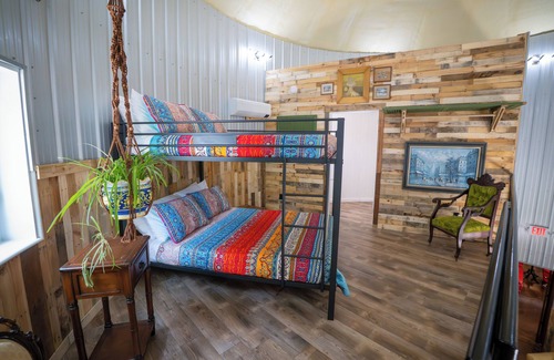 Mount Sterling Bed & Breakfast | Experience Midwest at Hermann Grain Bins BNB and Retreat Center sleeps 16