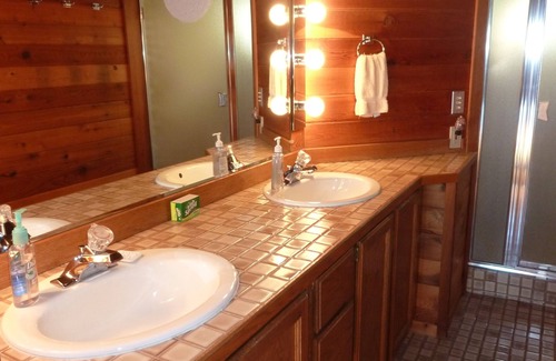 South Colby House | Experience Paradise at the Water's Edge with Awesome Views.