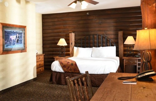 Onalaska Hotel | Experience the Great Outdoors: Stay Near Trails and Lakes | 2 Units
