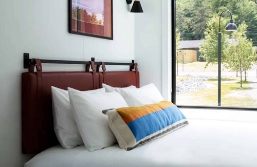 Stowe Area Hotel | Explore Stowe from a Comfortable Room Near Trails, Pool!