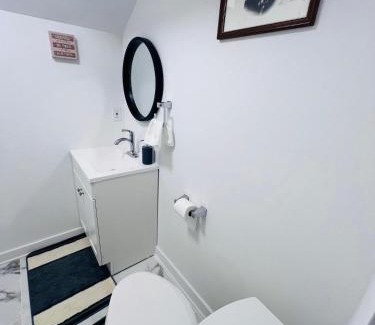 Bradford Apartment | Exquisite 2-Bdrm Basement Suite with FREE Parking