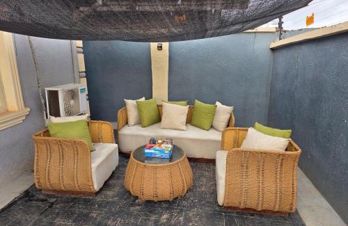 Ojokoro Apartment | Exquisite and Cozy 3-bedroom Apt with hot-tub, WiFi, DSTV, and Inverter Power Backup