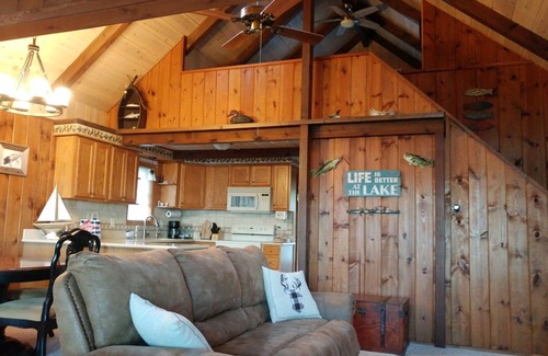 Long Lake House | Exquisite Cabin on Beautiful Long Lake