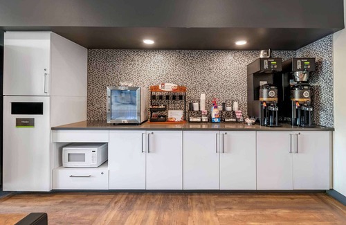 Southeast Colorado Springs Hotel | Extended Stay America Premier Suites - Colorado Springs - South