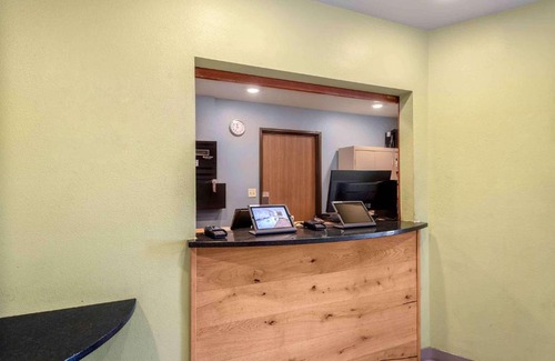 Southeast Colorado Springs Hotel | Extended Stay America Select Suites - Colorado Springs - Airport