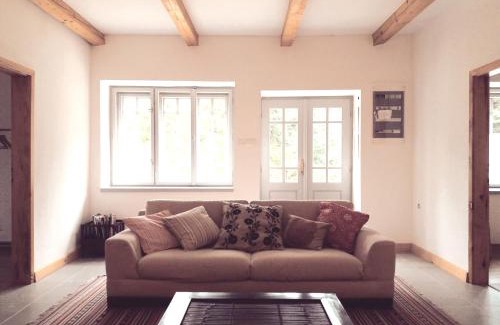 Erdobenye Apartment | Füveskert