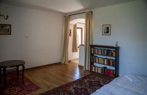 Pecsely Apartment | Főnix Ház