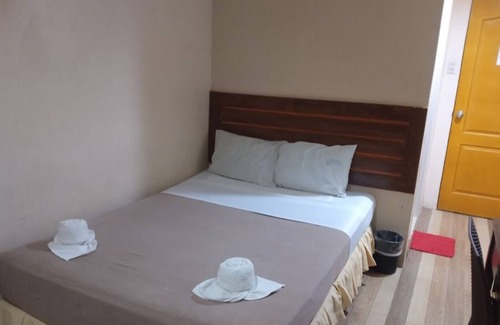 Canloan City Hotel | F&C Guest House