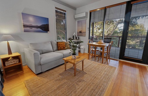 Paynesville House | F&E Lakes Escape - East: A peaceful retreat nestled along the lakefront