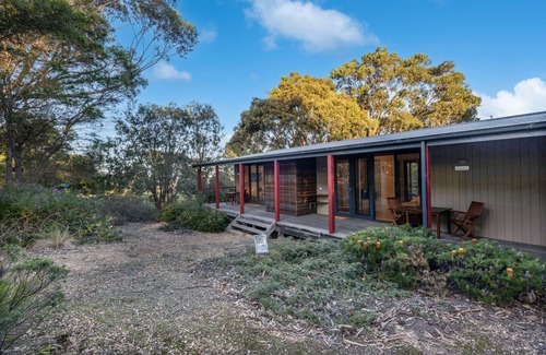 Paynesville House | F&E Lakes Escape - West: A peaceful retreat nestled along the lakefront