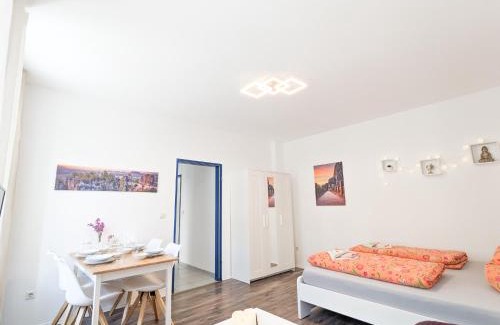 Sebnitz Apartment | F0 - Urlaubsmagie - Kleine voll ausgestattete Wohnung mit Gemeinschaftsgarten, -pool & -sauna