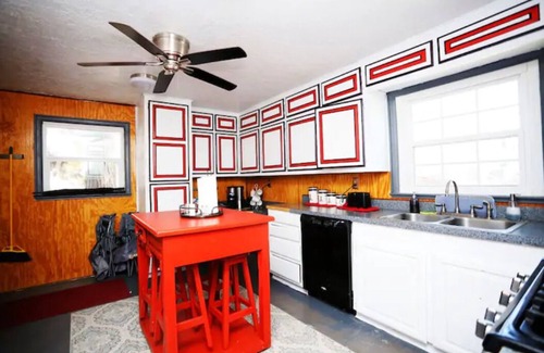 Carlsbad House | (F1) Enchanted Getaway ☀ Near River & Caverns❣