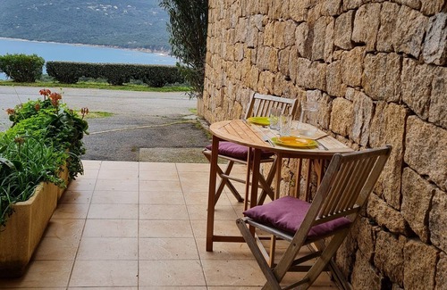 Serra-di-Ferro Apartment | F2 air conditioning, Wi-Fi, washing machine, sea view. Residence: swimming pool