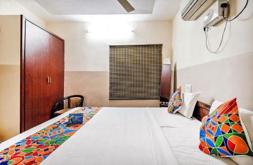 Tirupati Hotel | FabHotel Aditya Yatri Nivas - Nr Tirupati Railway Station