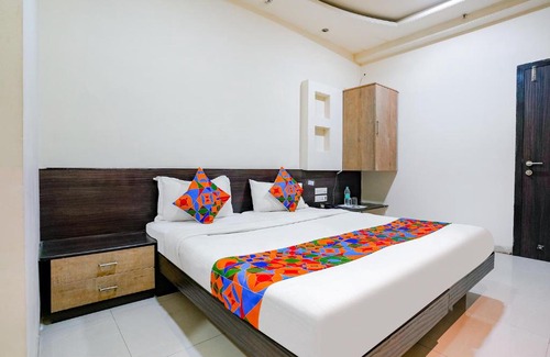 Pimpri - Chinchwad Hotel | FabHotel Regent Inn - Nr SkyWalk Bridge